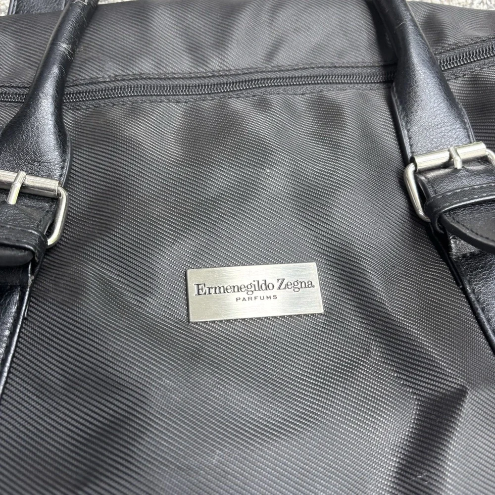 Ermenegildo Zegna shop favorably checking